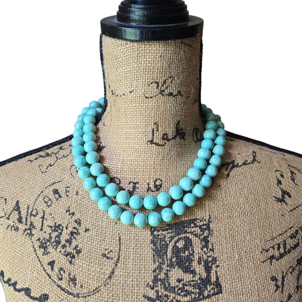 Elegant Turquoise Beaded Necklace
